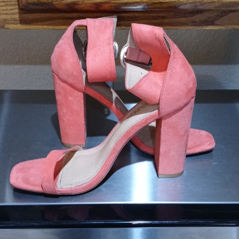 Beautiful coral suede style sandals sz 9